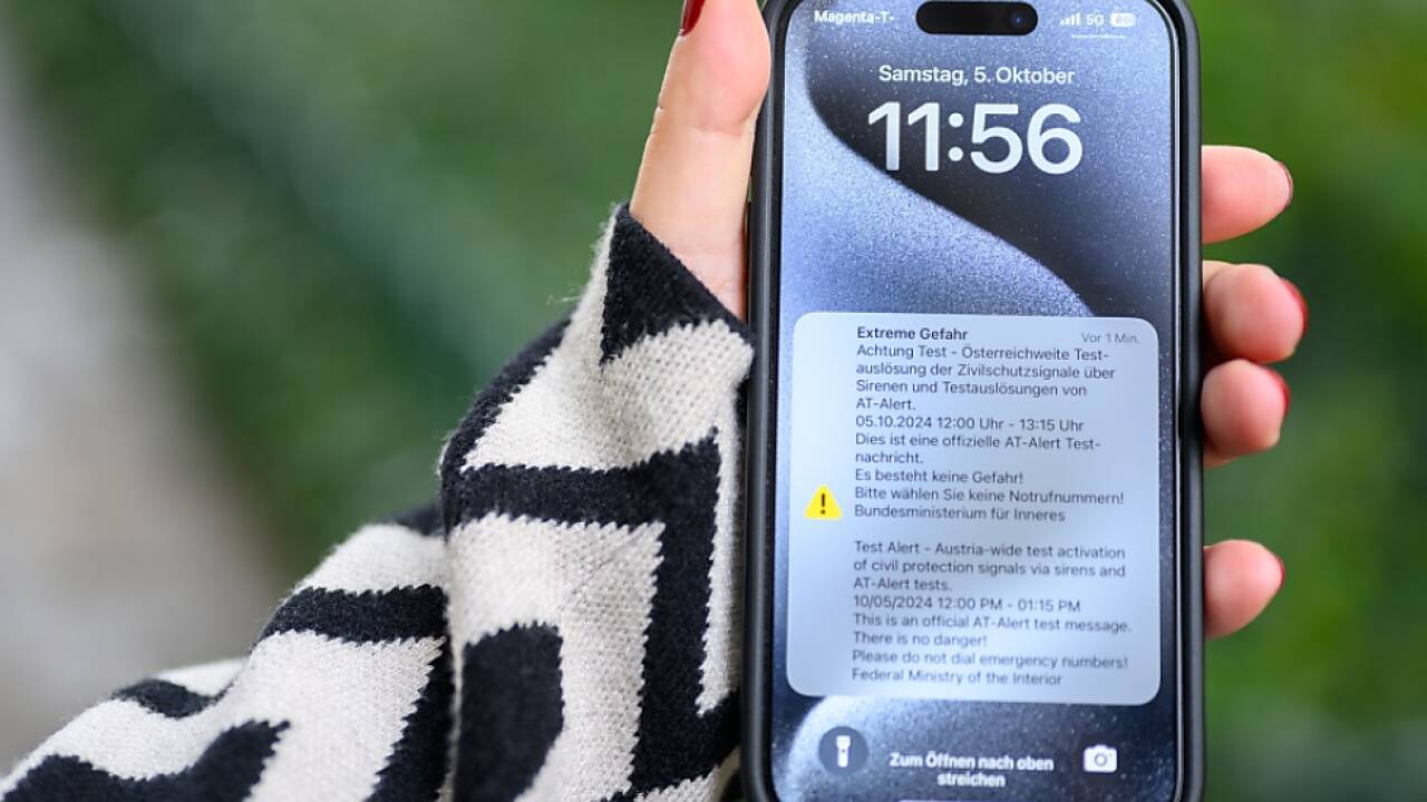 Neben der Sirenenprobe werden - wie im Vorjahr - auch heuer während des Zivilschutz-Probealarms zwischen 12 und 13 Uhr Testauslösungen von AT-Alert durchgeführt. 