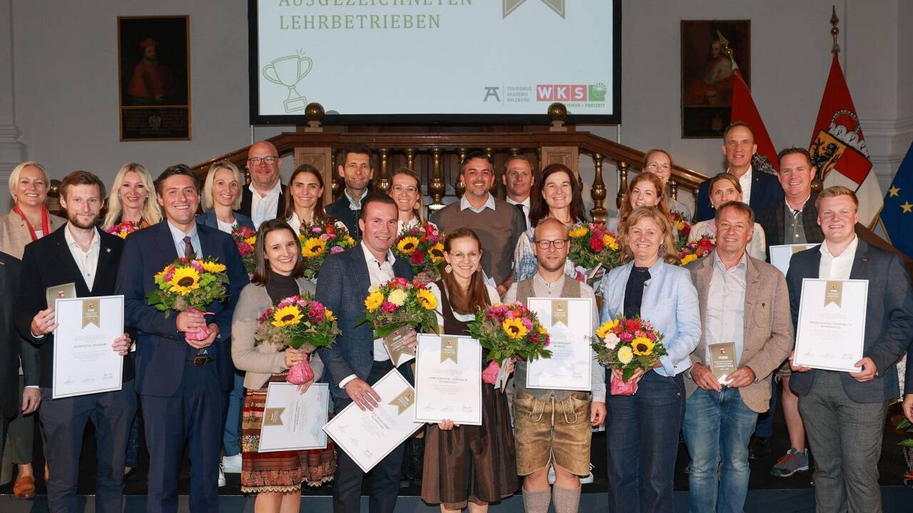 Acht touristische Lehrbetriebe wurden neu mit Gütesiegel ausgezeichnet. 