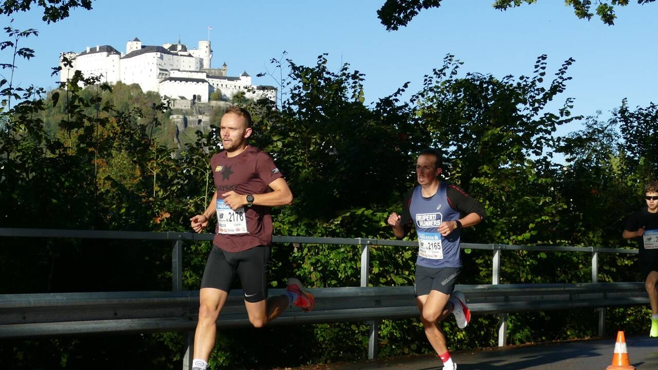 Laufstrecke mit Festungsblick.  