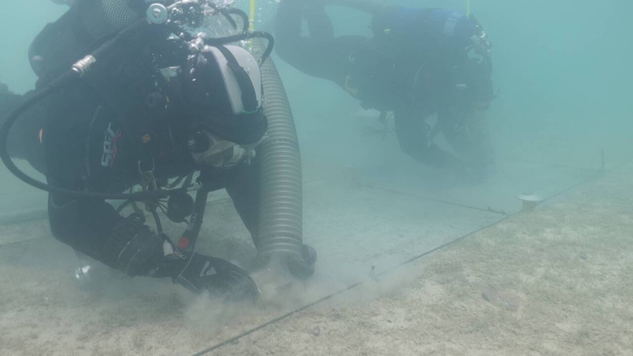 In Seen des Salzkammerguts haben Unterwasserarchäologen Pfahlbauten ausgegraben. 