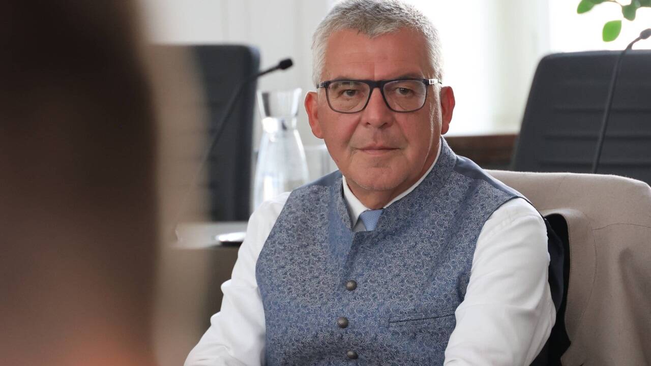 Josef Schwaiger erlitt einen akuten Schub beim Trigeminusnerv im Gesicht.  