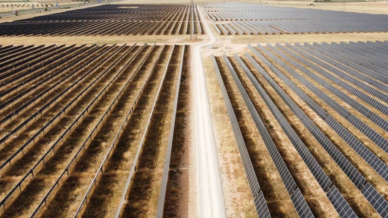 Riesige PV-Anlage  