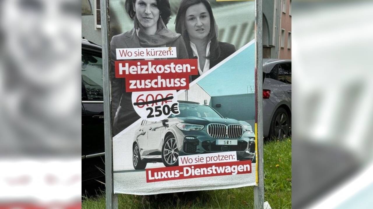 Stein des Anstoßes: Das Plakat der KPÖ plus in Salzburg. 