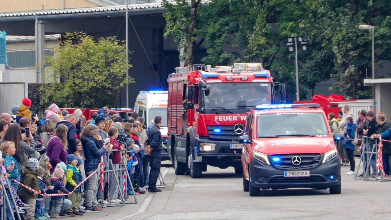 Berufsfeuerwehr-Salzburg-ffnete-wieder-ihre-Tore-f-r-Interessierte