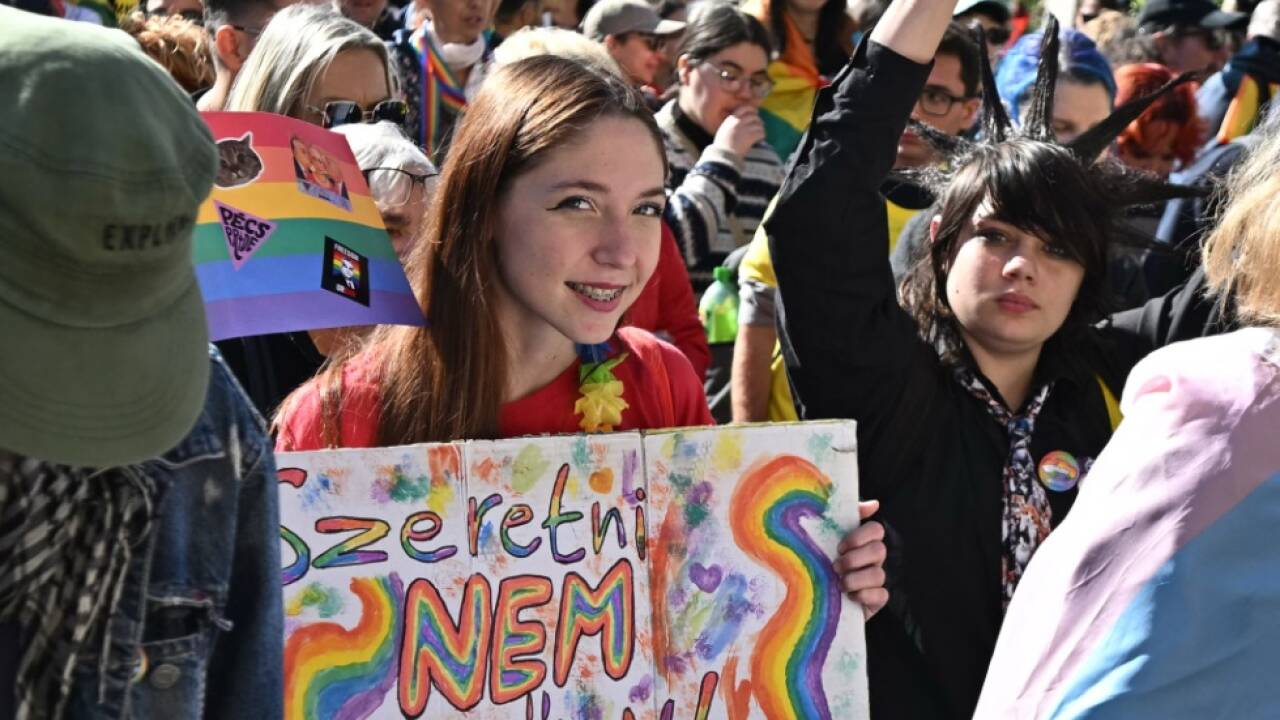 Trotz Verbot gut besuchte Pride-Parade in Pécs 