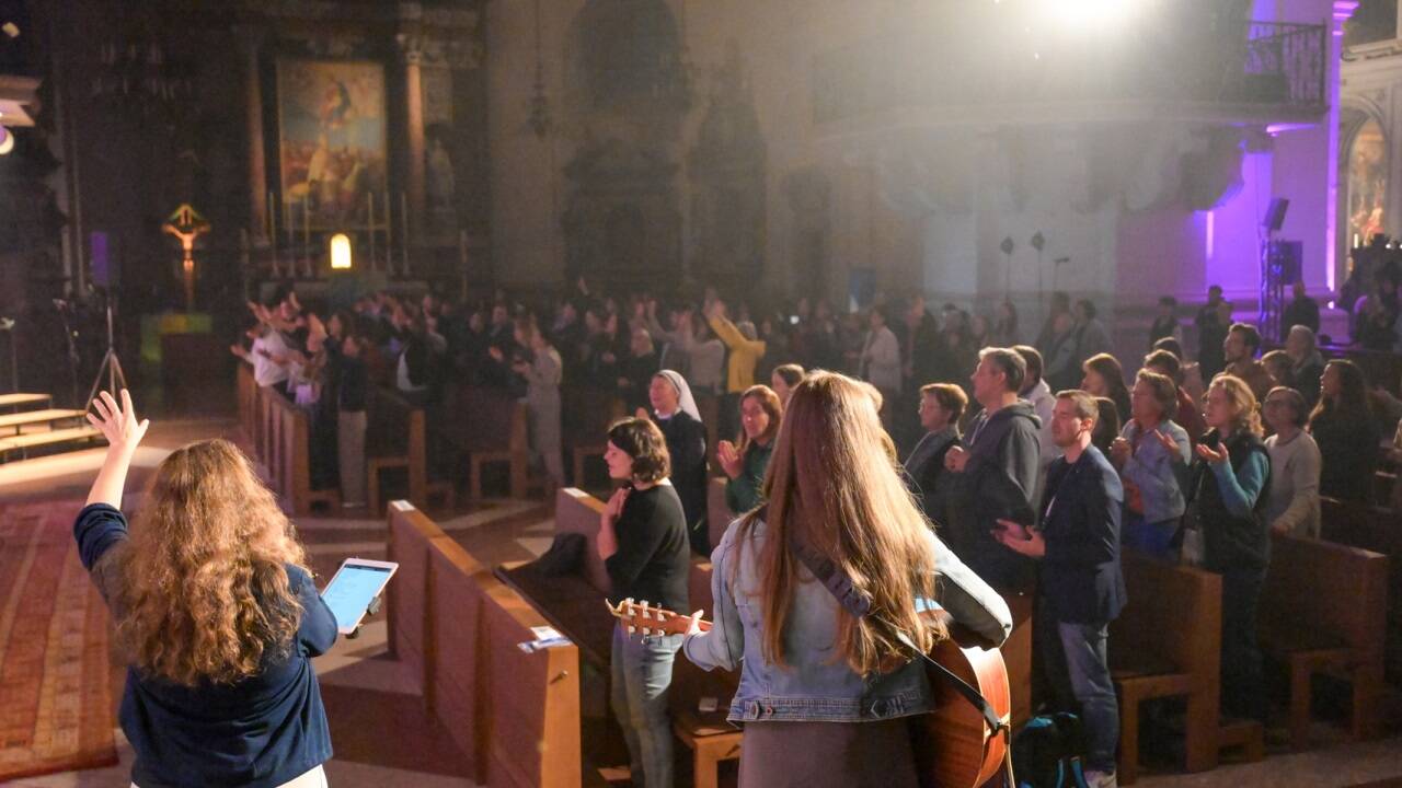 Junge Musik, religiöse Ergriffenheit: Drei Tage ging es im Salzburger Dom um Adoratio – also Anbetung. 