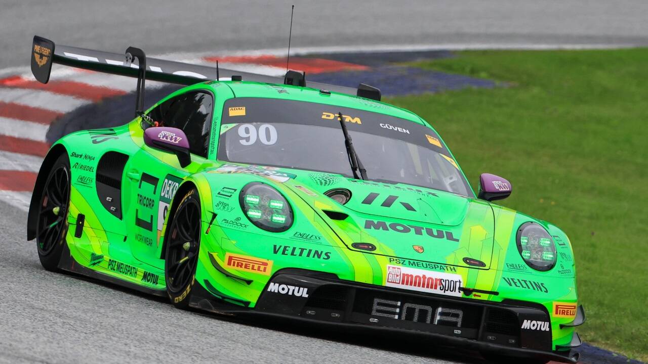 Ayhancan Güven jubelte über den Titel in der DTM.  