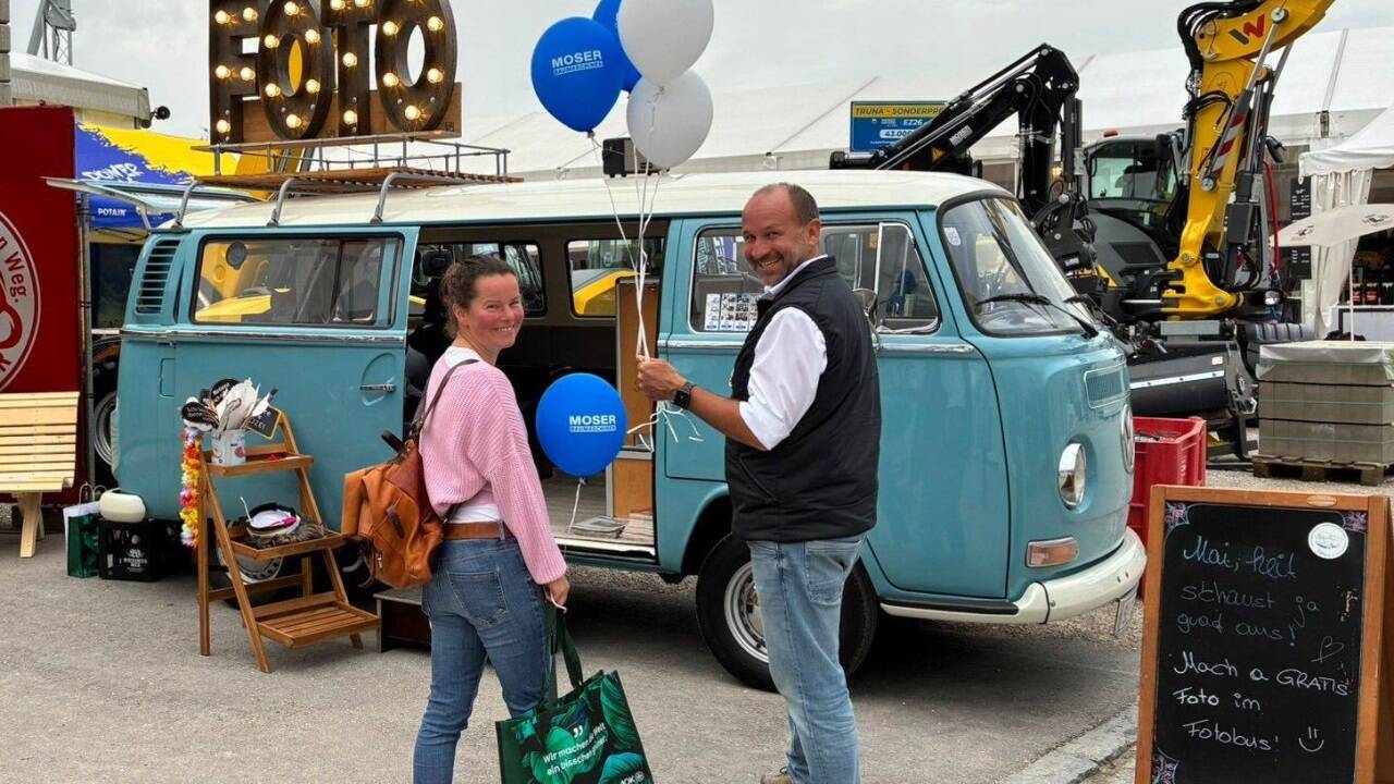 Die Möglichkeit, ein Erinnerungsfoto auf der Truna zu schießen, nutzten viele Besucherinnen und Besucher.  