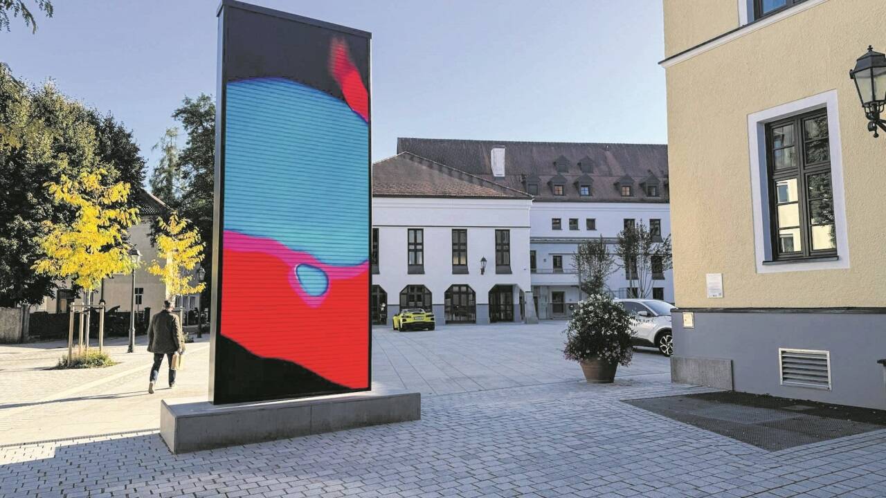 Christof Babinskys „Chaos//Loop“ ist eines von mehreren Kunstwerken, die aktuell auf dem digitalen Monolithen zu sehen sind.  