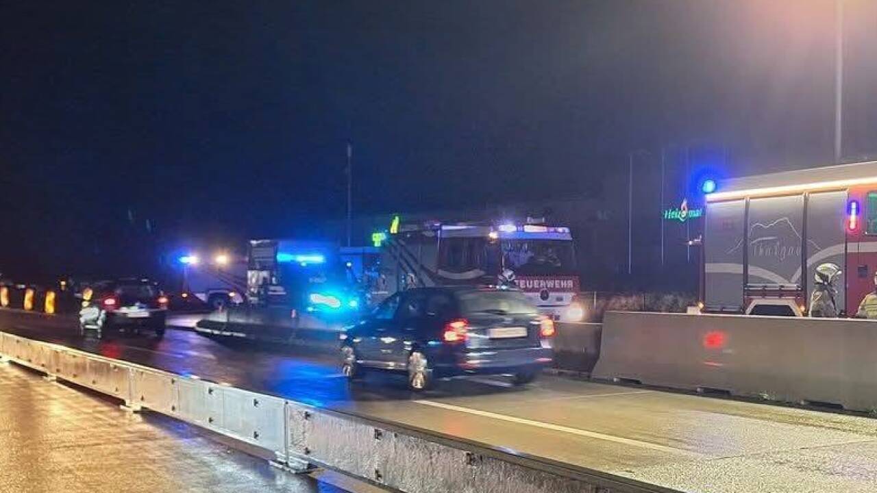 Bilder vom Einsatz auf der A1 bei Thalgau. 