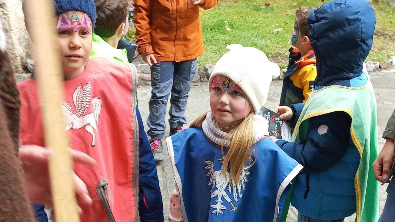Spiele, eine Schmink- sowie eine Bastelstation brachten den Nachwuchs zum Lachen. 