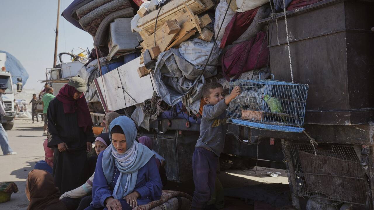 Immer wieder müssen die Menschen im Gazastreifen ihre Sachen packen und vor den Kämpfen flüchten. 
