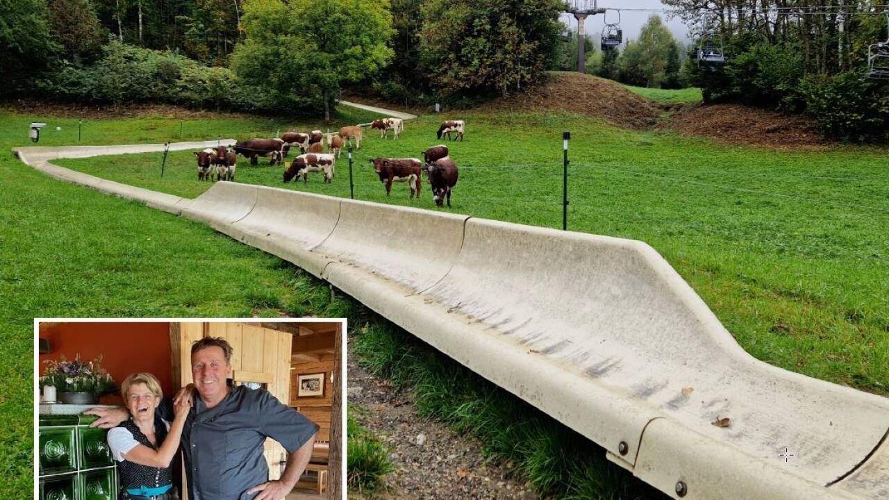 Es ist nur für heuer aus mit der Sommerrodelsaison. Die Aberg-Hinterthal-Bergbahnen stellen klar, auf jeden Fall am Betrieb festhalten zu wollen. Kleines Bild: Sonja und Franz Strickner vom Berggasthof Huggenberg – auch sie nehmen im Gespräch mit der Pinzgauer Woche zu diversen Gerüchten Stellung. Es ist nur für heuer aus mit der Sommerrodelsaison. Die Aberg-Hinterthal-Bergbahnen stellen klar, auf jeden Fall am Betrieb festhalten zu wollen. Kleines Bild: Sonja und Franz Strickner vom Berggasthof Huggenberg – auch sie nehmen im Gespräch mit der Pinzgauer Woche zu diversen Gerüchten Stellung.