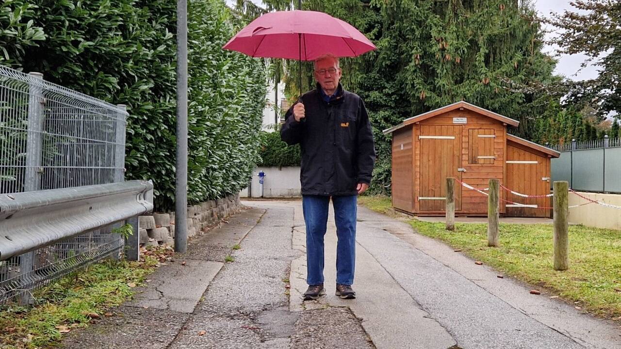 Der Fleckerlteppich in der Michaelbeuernstraße ist bei dem Abschnitt gut zu sehen. 