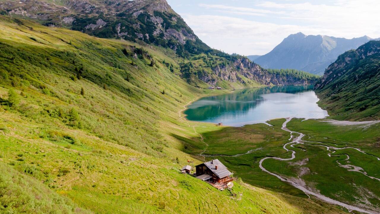 Einfach mal nur ans Ufer setzten: der Tappenkarsee in Kleinarl. Einfach mal nur ans Ufer setzten: der Tappenkarsee in Kleinarl.