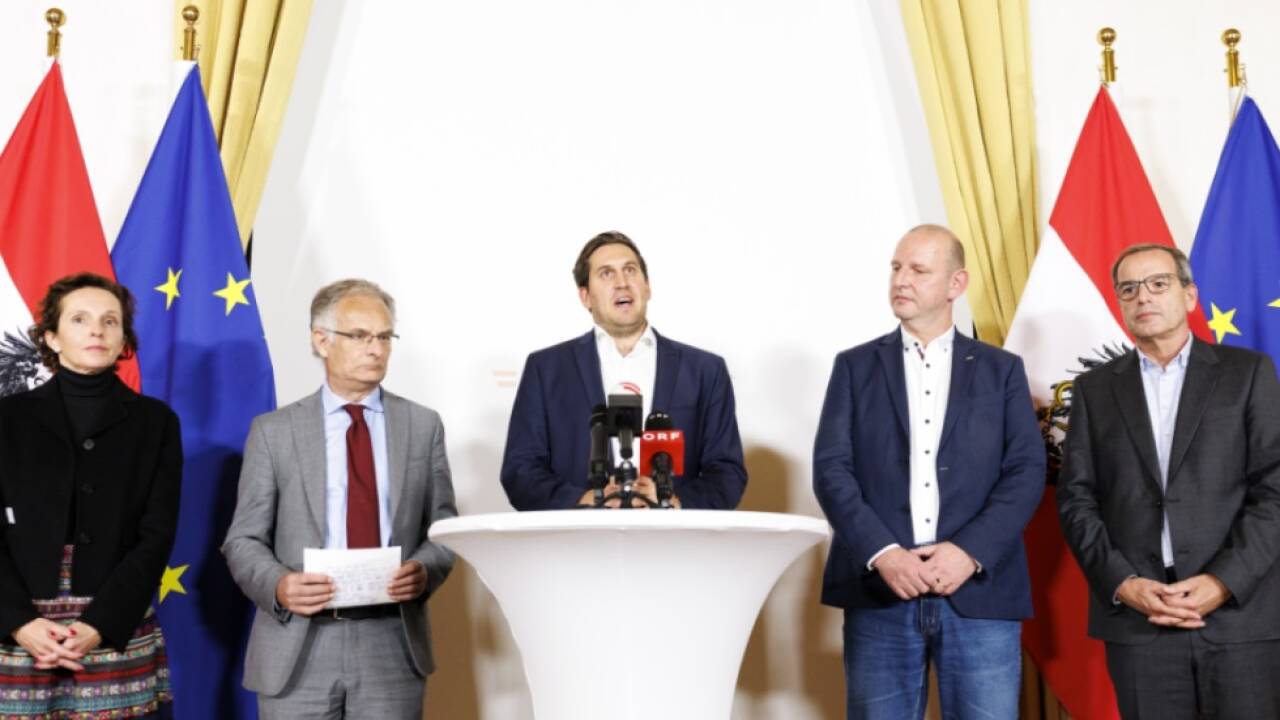 Die Verhandler rund um Beamtenstaatssekretär Pröll (Mitte) 