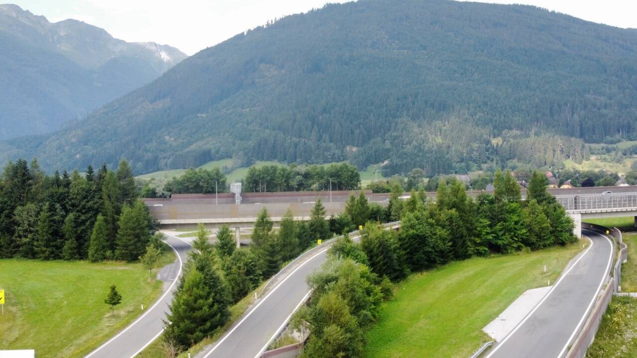 Blick von oben: Um welchen Ort handelt es sich diesmal? Hier unsere Drohnenbilder zum Durchblicken. 