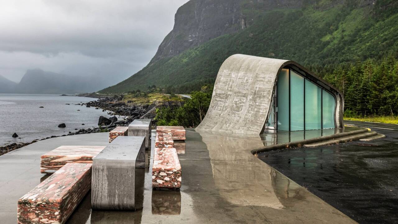 Rastplatz von Ersfjord auf der norwegischen Landschaftsroute Senja. 
