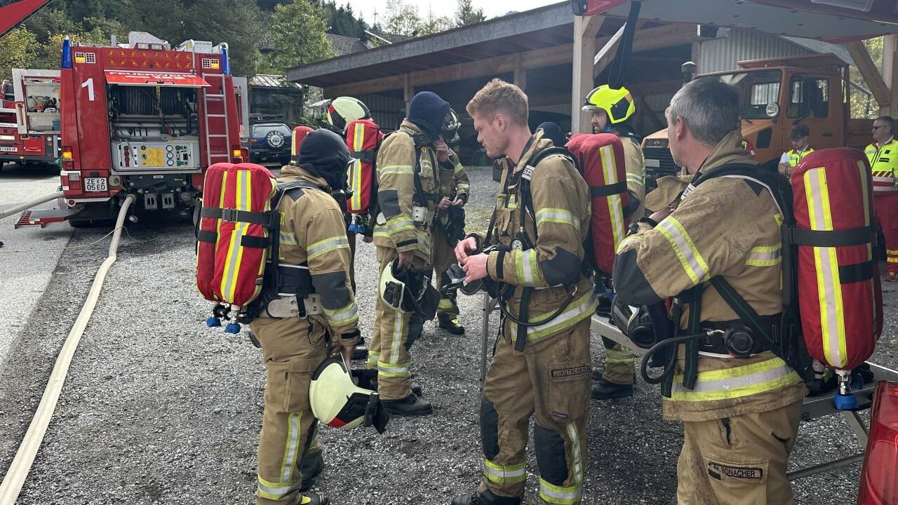 In einer Lackierei war ein Brand ausgebrochen. 