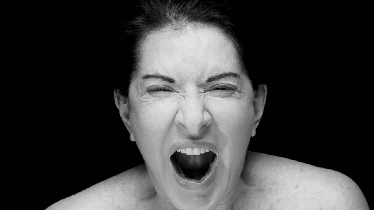 Marina Abramović, aus der Serie „Four Crosses“. Marina Abramović, aus der Serie „Four Crosses“.