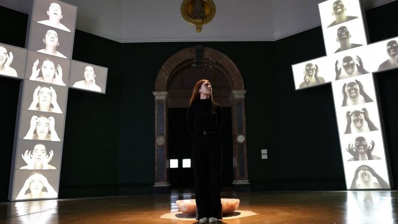 2023 in London: „Four Crosses“ von Marina Abramovic 2023 in London: „Four Crosses“ von Marina Abramovic