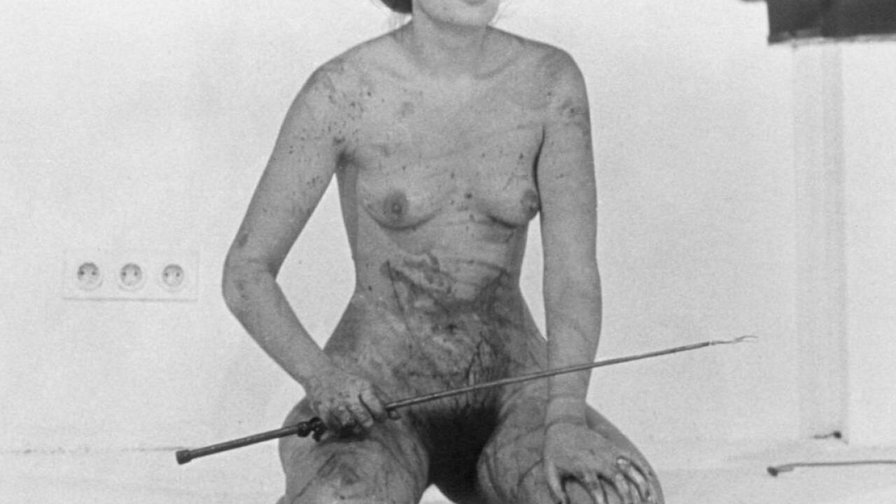 Marina Abramovic, Lips of Thomas, 1975<br />Performance, 2 Stunden, Galerie Krinzinger, Innsbruck Marina Abramovic, Lips of Thomas, 1975<br />Performance, 2 Stunden, Galerie Krinzinger, Innsbruck