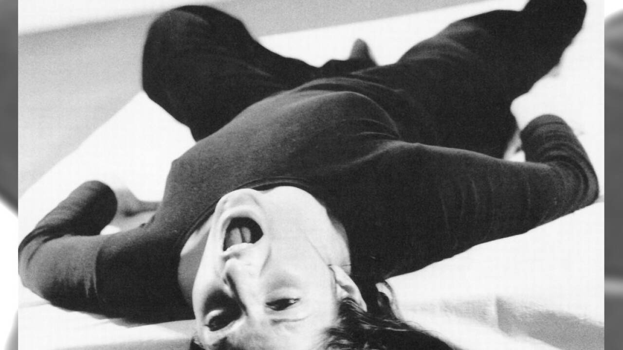 Marina Abramovic, Freeing the Voice, 1975<br />Performance, 3 Stunden, Studentski kulturni centar (SKC), Belgrad<br /><br /> Marina Abramovic, Freeing the Voice, 1975<br />Performance, 3 Stunden, Studentski kulturni centar (SKC), Belgrad<br /><br />