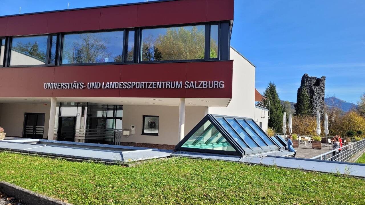 Im Jahr 2026 wird das Universitäts- und Landessportzentrum in Hallein-Rif 40 Jahre alt. Eine Sanierung ist dringend notwendig. 