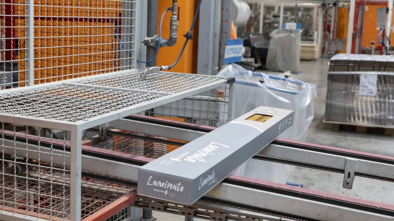 Die Produktionsanlage für Fußböden 