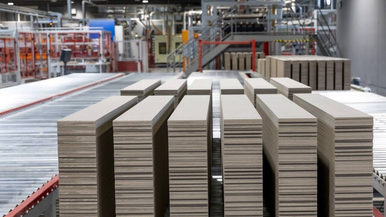 Die Produktionsanlage für Fußböden 