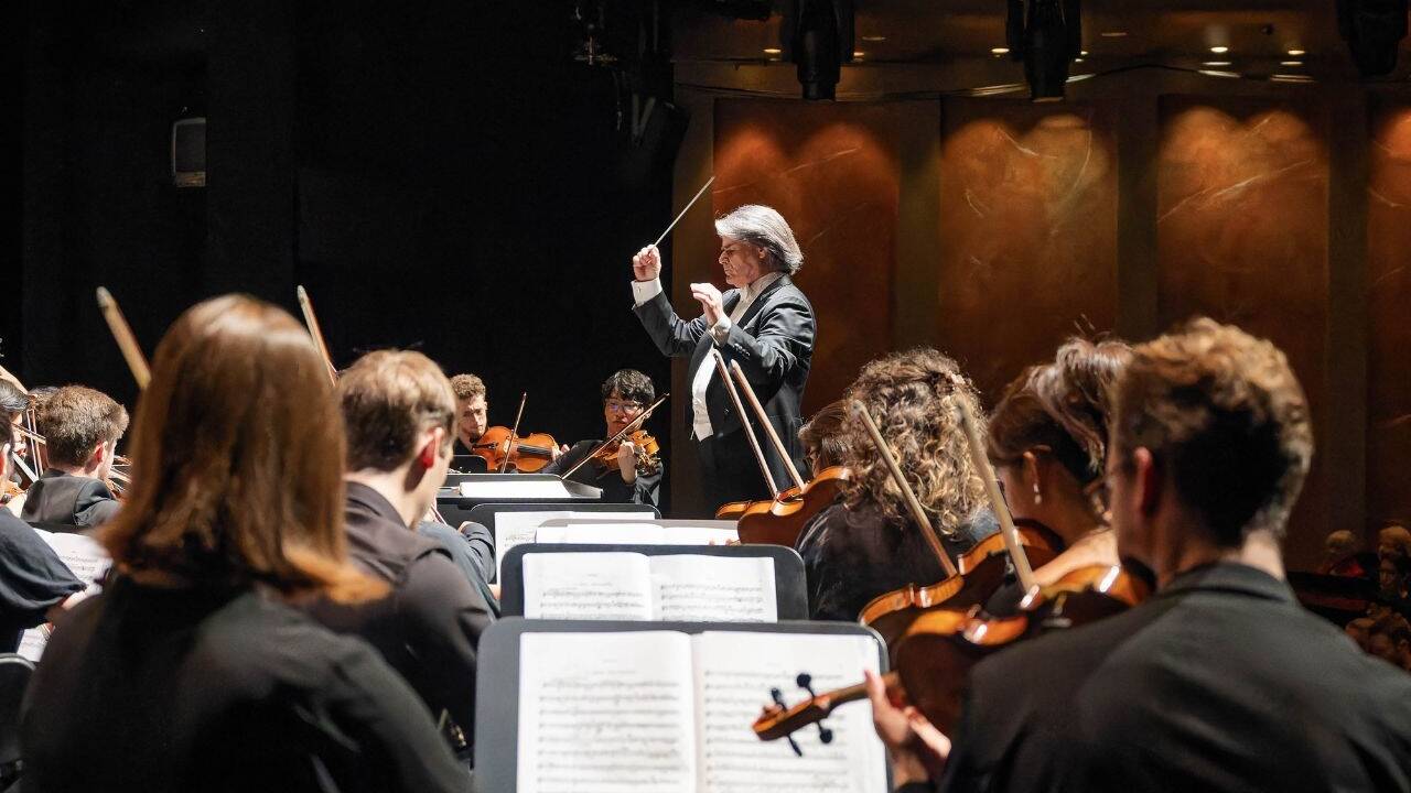 Sinfonieorchesterkonzert-im-Haus-f-r-Mozart