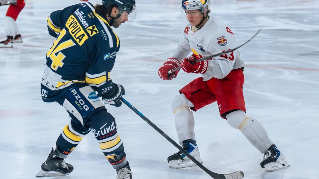 Ethan Szypula (l.) schoss Zell in Führung, Maxim Eliseev (r.) die Juniors zum Sieg. 