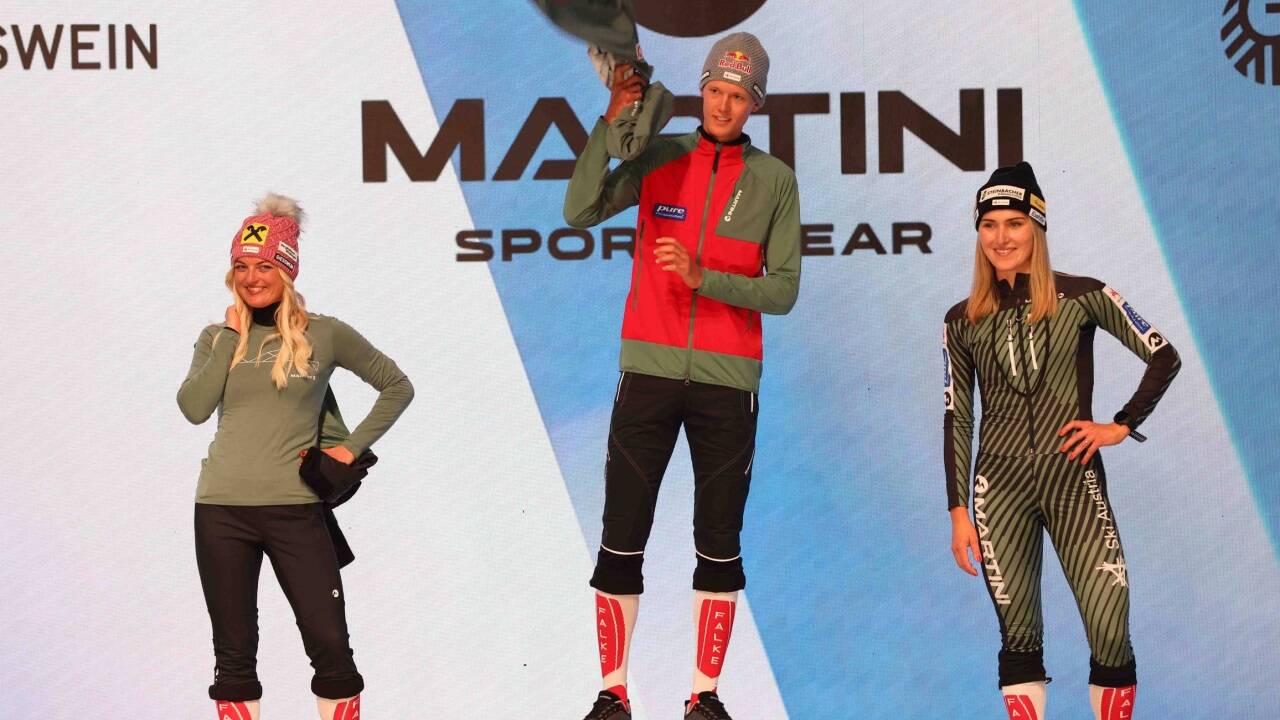 Die Skibergsteiger Sarah Dreier, Paul Verbnjak und Johanna Hiemer.  