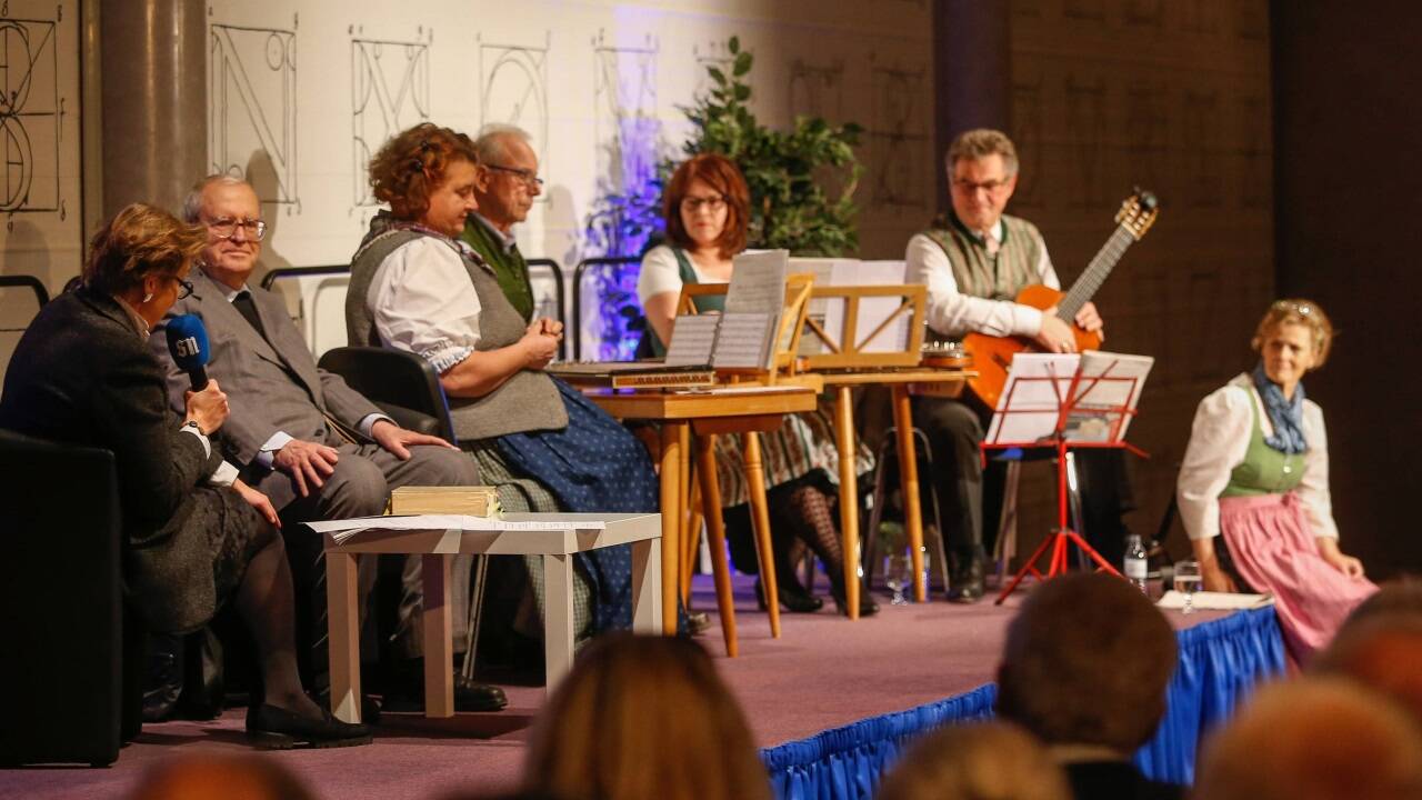 2017 im SN-Saal bei „Kommt, singt mit“ mit Roswitha Meikl  