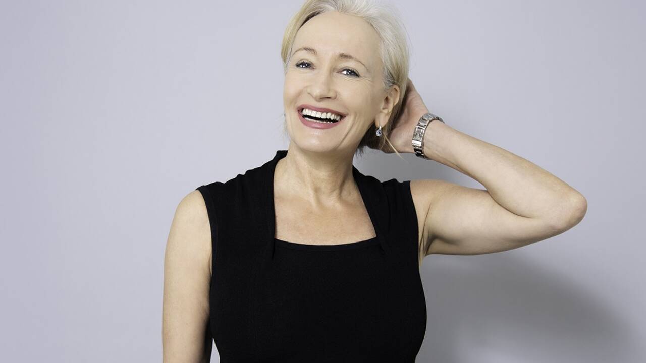 Susanne Altmann ist Autorin, Lektorin und Trainerin mit Schwerpunkt Charisma. Ihrem Steckenpferd widmet sie sich auch ... 