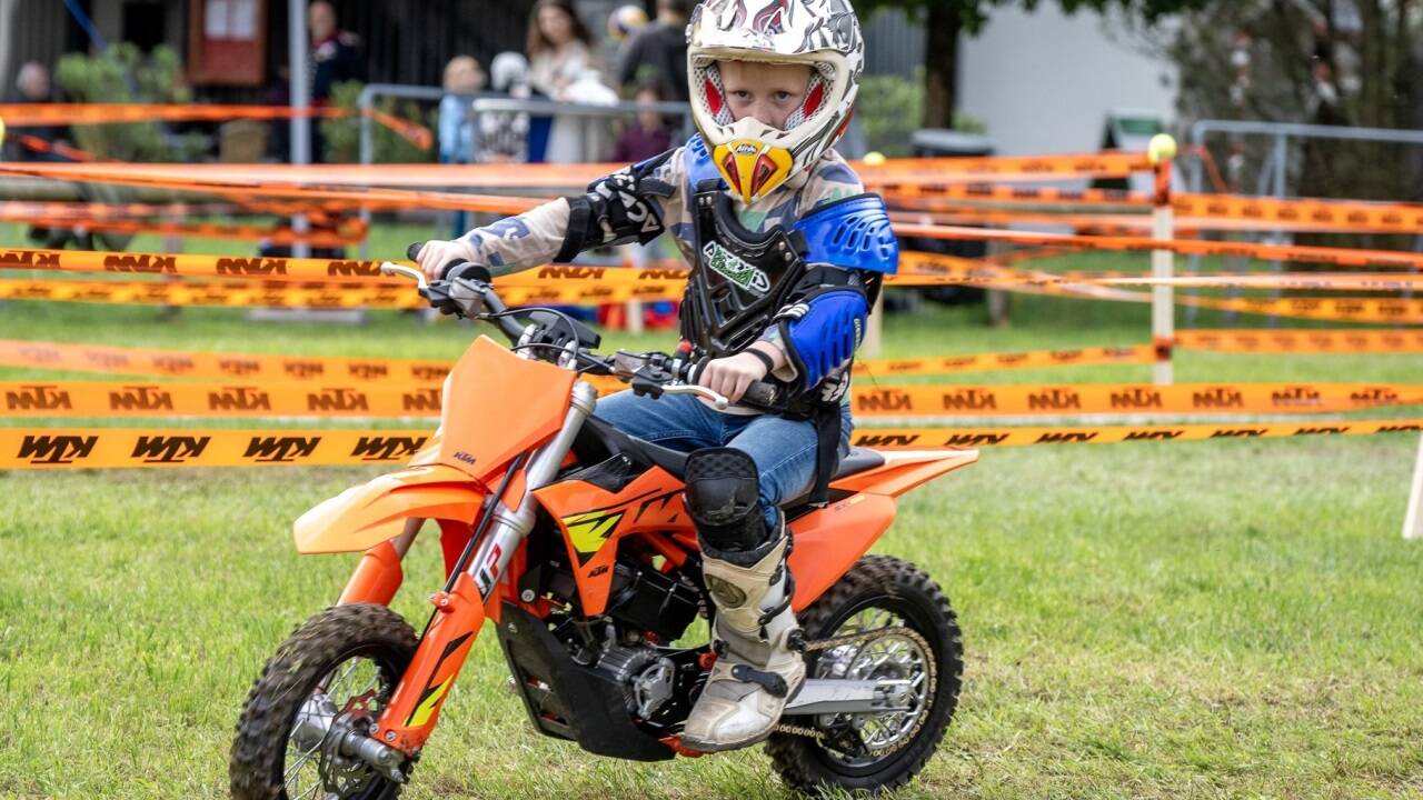Über 60 Stationen animierten die Kinder dazu, verschiedene Sportarten auszuprobieren. 