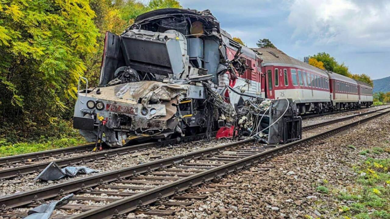 Zwei Schnellzüge stießen zusammen 