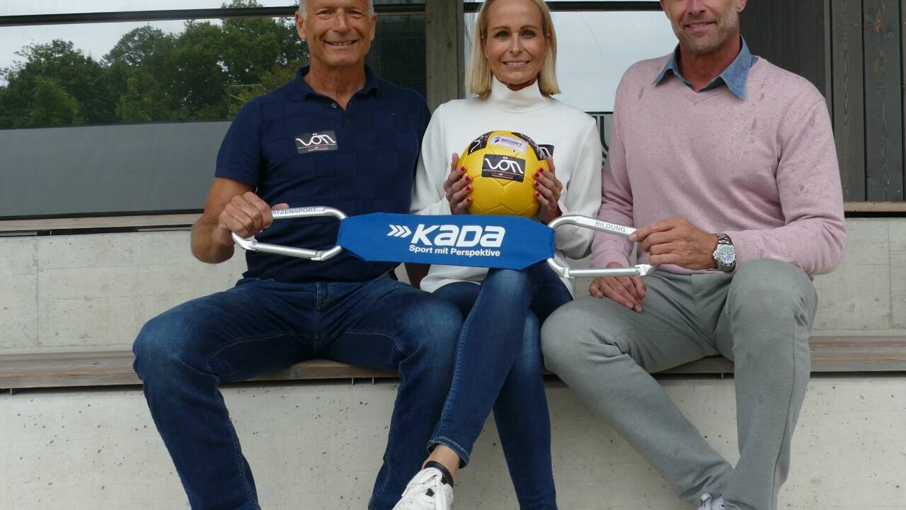 An einem Strang ziehen Thomas Wörz, Daniela Angerbauer (beide VÖN) und Nik Berger (KADA).  
