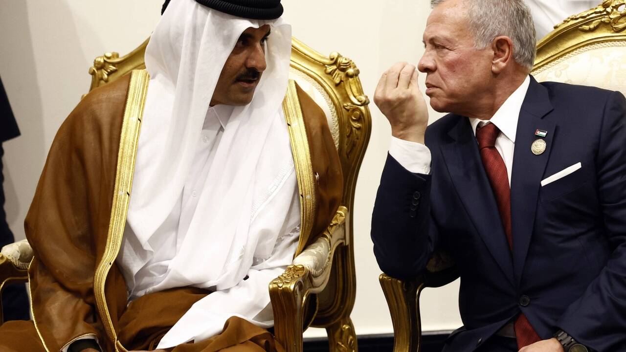 Der Emir von Katar, Scheich Tamim bin Hamad Al Thani, und der jordanische König Abdullah am Montag in Ägypten. Der Emir von Katar, Scheich Tamim bin Hamad Al Thani, und der jordanische König Abdullah am Montag in Ägypten.