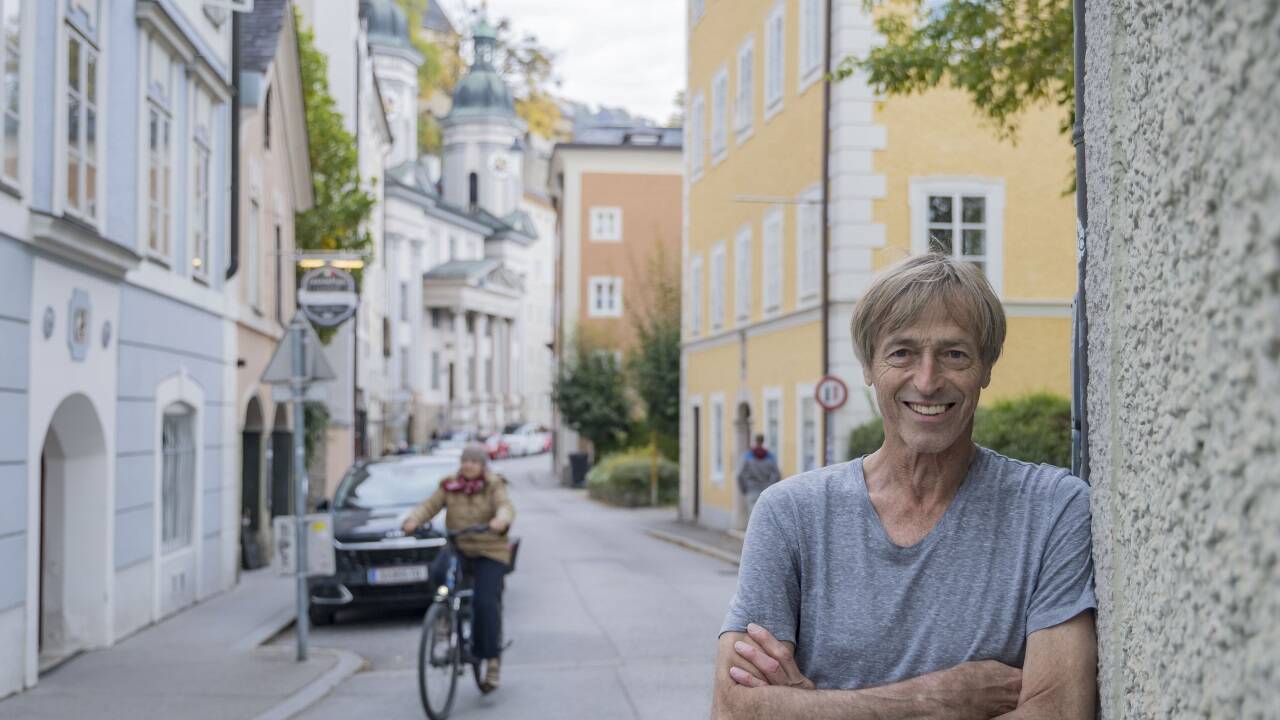 Bäckermeister Josef Funder sieht die geplante Begegnungszone in der inneren Nonntaler Hauptstraße kritisch. Er hat die Sorge, dass Kunden ausbleiben. Bäckermeister Josef Funder sieht die geplante Begegnungszone in der inneren Nonntaler Hauptstraße kritisch. Er hat die Sorge, dass Kunden ausbleiben.