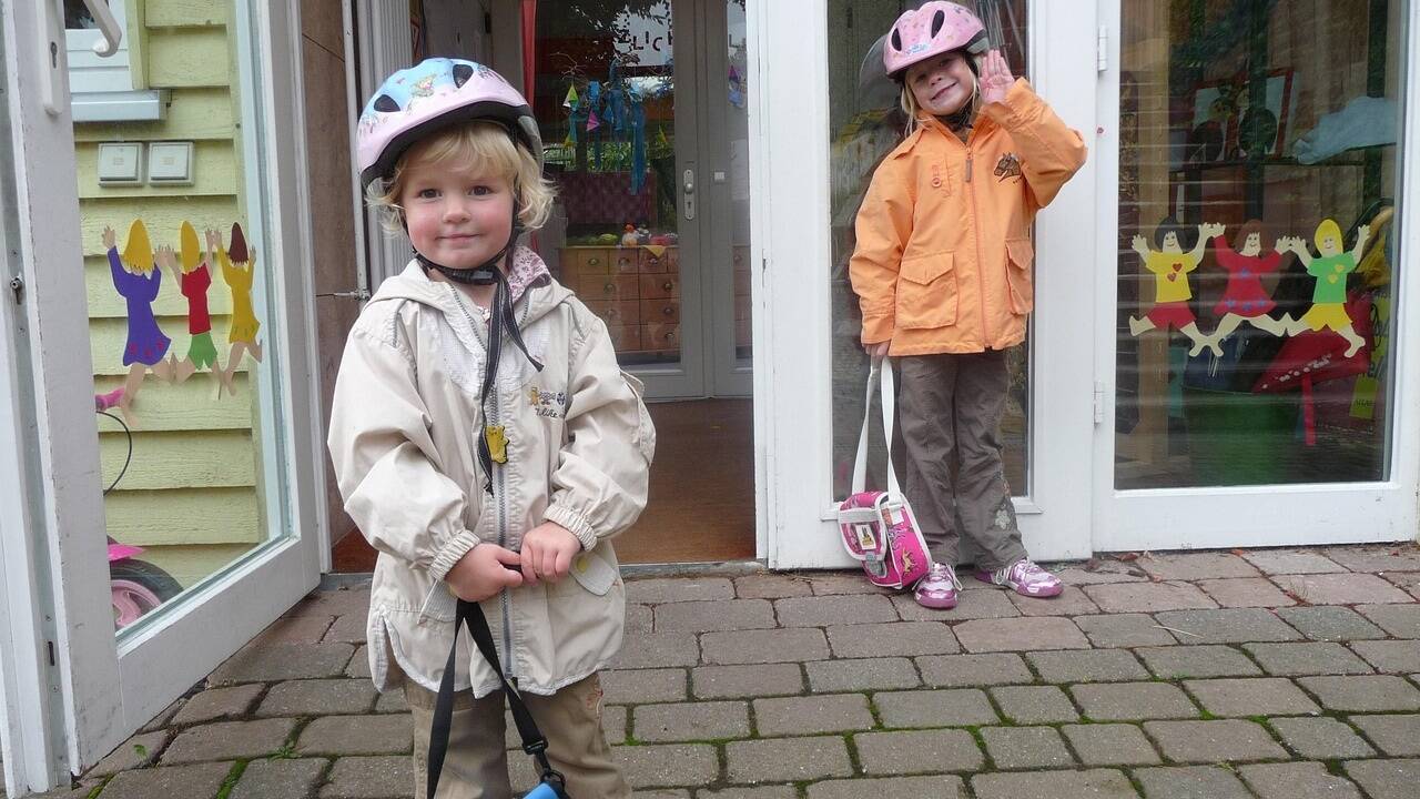 Nur ein Drittel aller Pongauer Kindergärten hat lange genug geöffnet, um einen Vollzeitberuf beider Eltern zu erlauben. 