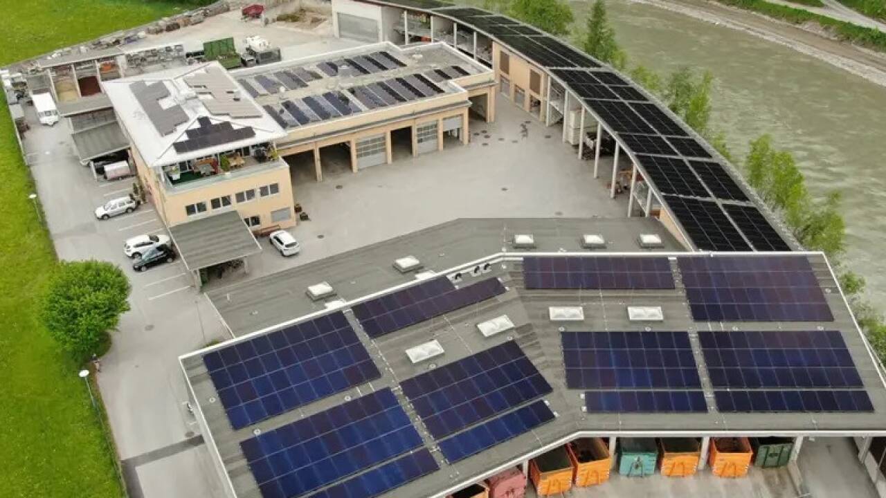 Die Stadtgemeinde ist auch durch die PV-Anlage am Wirtschaftshof das größte Mitglied der EEG.  Die Stadtgemeinde ist auch durch die PV-Anlage am Wirtschaftshof das größte Mitglied der EEG.