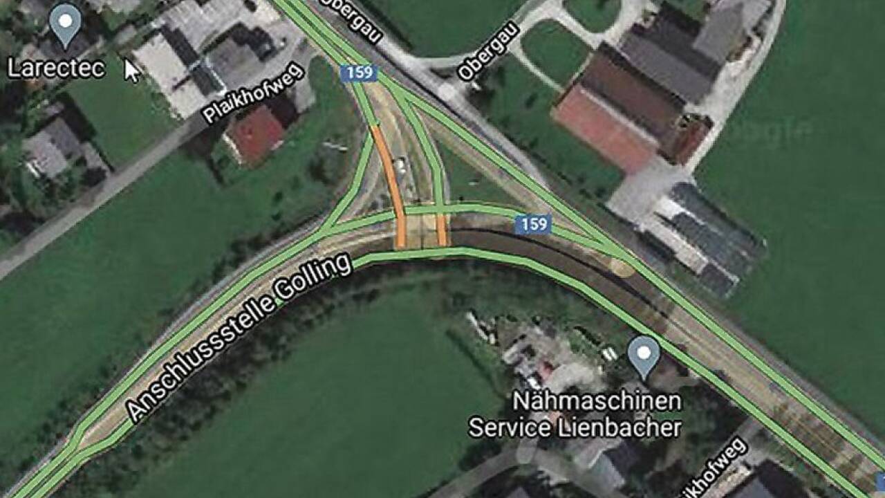 2022 wurde dann der Linksabbieger nach Golling blockiert, (kl. oranger Strich). Aktuell sind Kollisionen mit Linksabbiegern von Golling Richtung Scheffau (gr. oranger Strich) das Hauptproblem.  