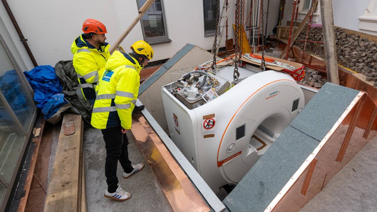 Hochmodernes MRT-Gerät wurde in Krankenhaus der Barmherzigen Brüder Salzburg geliefert 
