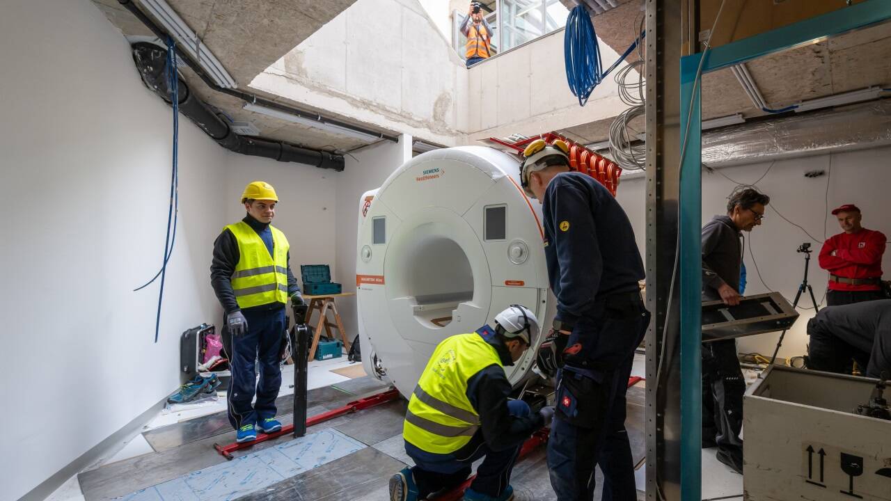 Hochmodernes MRT-Gerät wurde in Krankenhaus der Barmherzigen Brüder Salzburg geliefert 