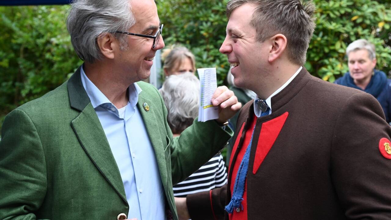 Obmann Christoph Brandstätter (l.) und Stefan Zeitlhofer, Obmann der Lieferinger Fischermusik.  