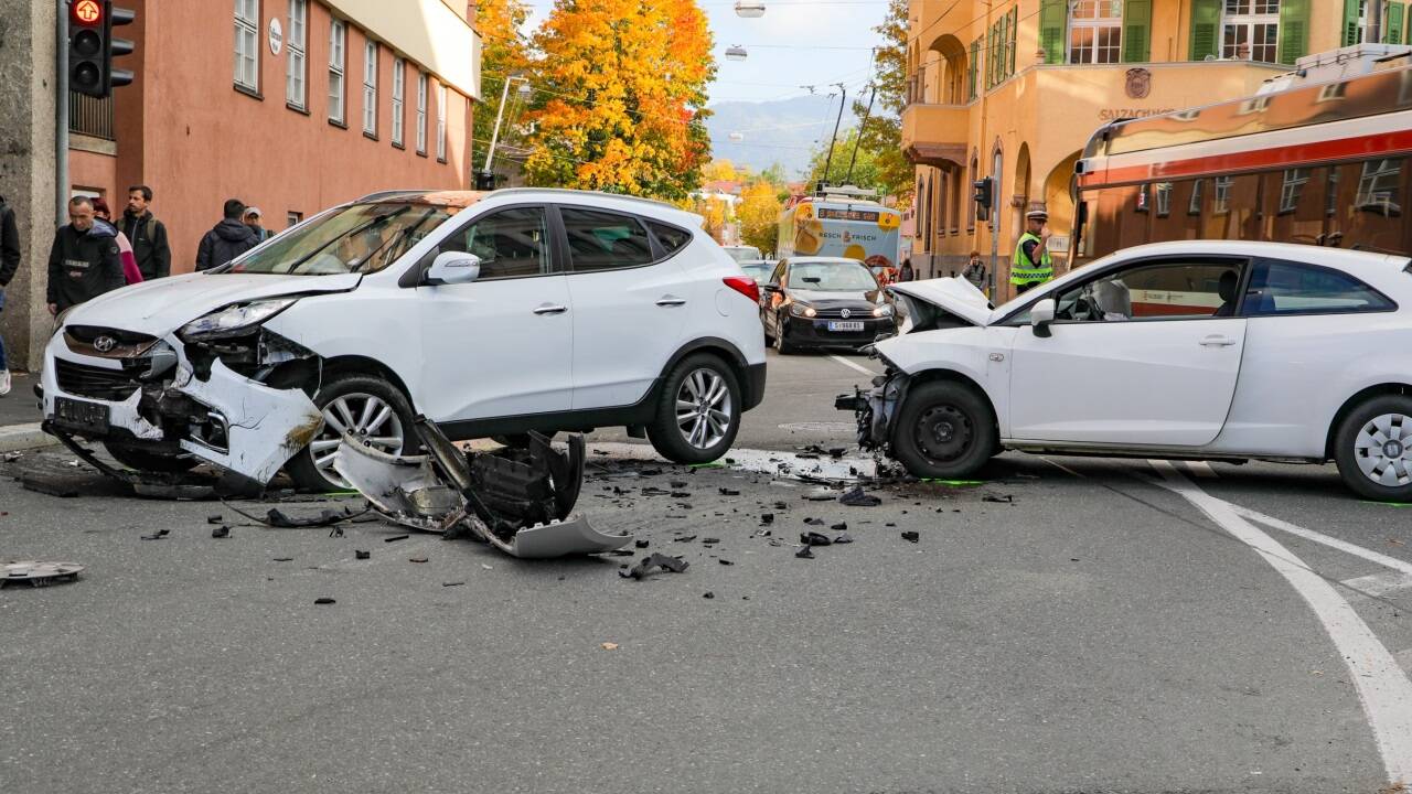 Durch den Unfall kommt es aktuell in der gesamten Innenstadt zu starken Verkehrsverzögerungen 