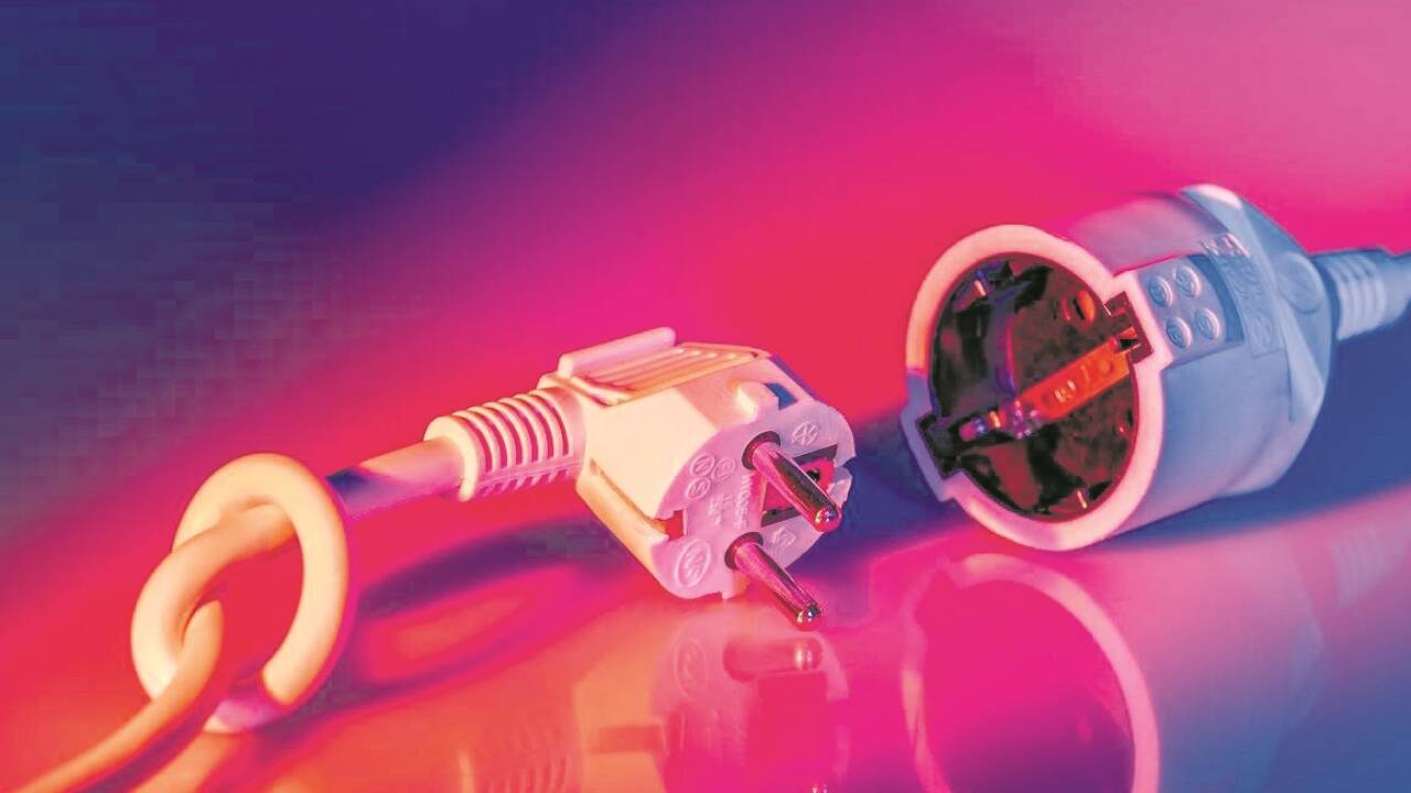 Was im Fall eines Blackouts, wenn etwas oder jemand den Stecker zieht, zu tun ist, erfährt man unter anderem vom Salzburger Zivilschutzverband.Bild: pixabay Was im Fall eines Blackouts, wenn etwas oder jemand den Stecker zieht, zu tun ist, erfährt man unter anderem vom Salzburger Zivilschutzverband.Bild: pixabay