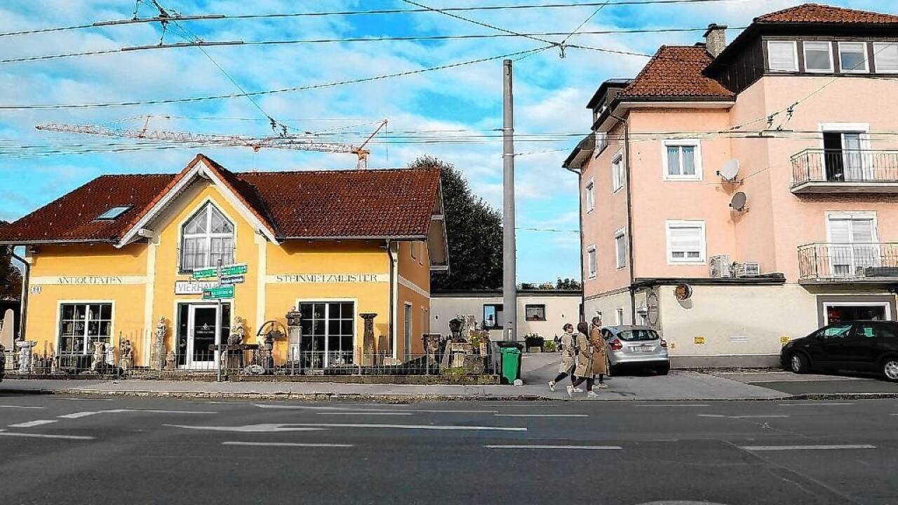 Zu entdecken zwischen Hausnummer 94 und 92.  
