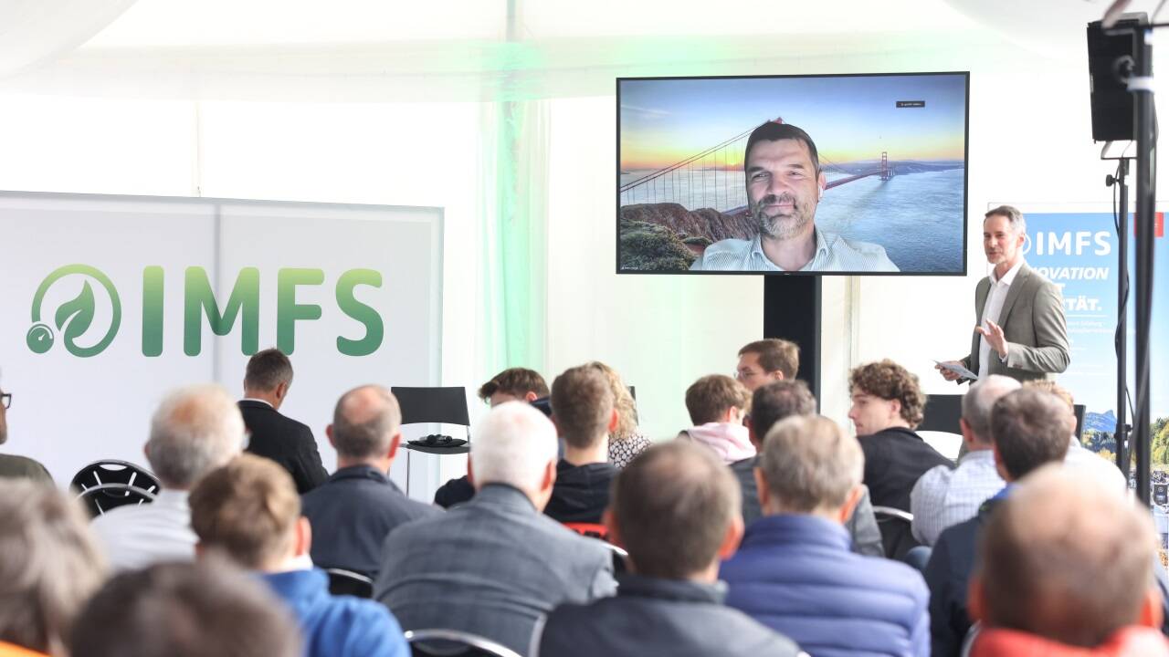 Zur Eröffnung der diesjährigen IMFS schaltete sich der Technologie-Zukunftsforscher und Erfolgsautor Mario Herger live aus San Francisco zu und hielt eine faszinierende Keynote. 